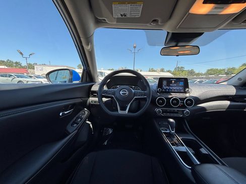 Used 2025 Nissan Sentra SV FWD image 32