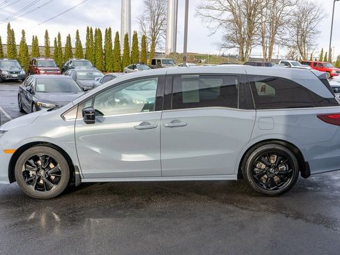 Certified 2023 Honda Odyssey Sport image 8