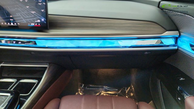 Used 2023 BMW 760i xDrive AWD/4WD image 36