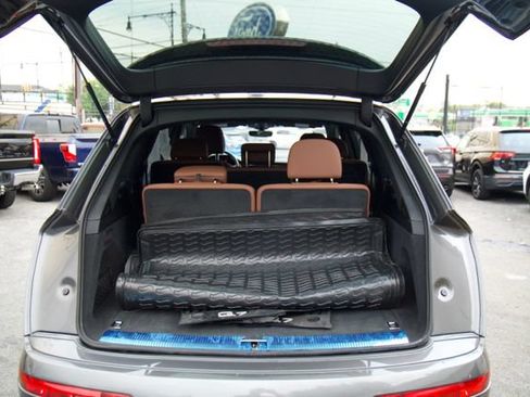 Used 2023 Audi Q7 2.0T Premium w/ Convenience Package AWD/4WD image 29