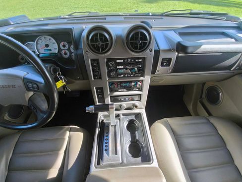 Used 2003 HUMMER H2 w/ Preferred Equipment Group AWD/4WD image 18