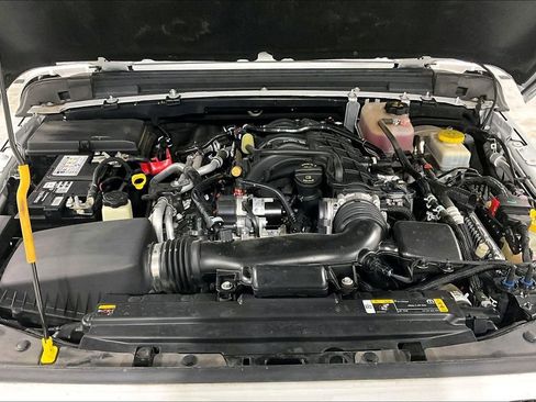 Used 2023 Jeep Wrangler Sahara w/ Cold Weather Group image 12