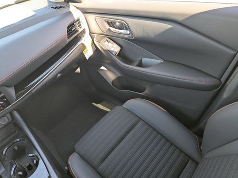 New 2026 Nissan Rogue SV AWD/4WD image 18