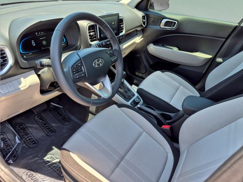 New 2026 Hyundai Venue SEL FWD image 17