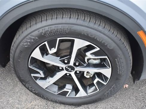 Certified 2025 Kia Sportage EX image 11