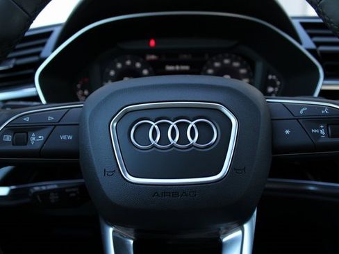 New 2025 Audi Q3 2.0T Premium image 11