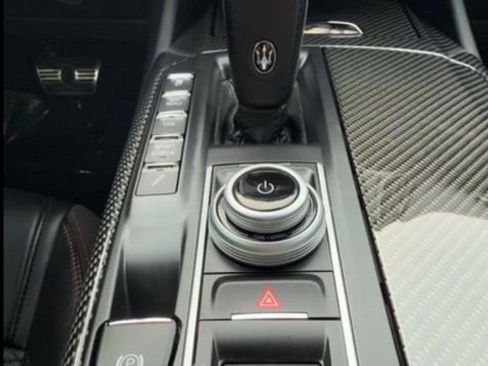 Used 2019 Maserati Levante Trofeo image 27