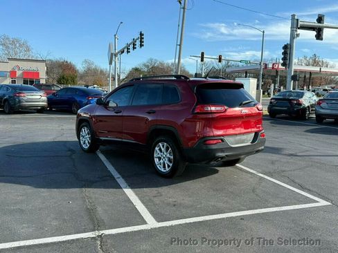 Used 2017 Jeep Cherokee Sport image 11
