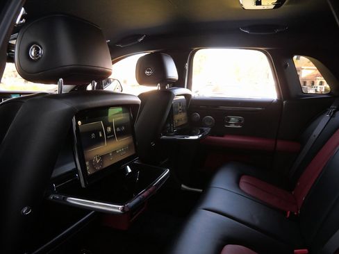 Used 2022 Rolls-Royce Ghost w/ Ghost Package image 27