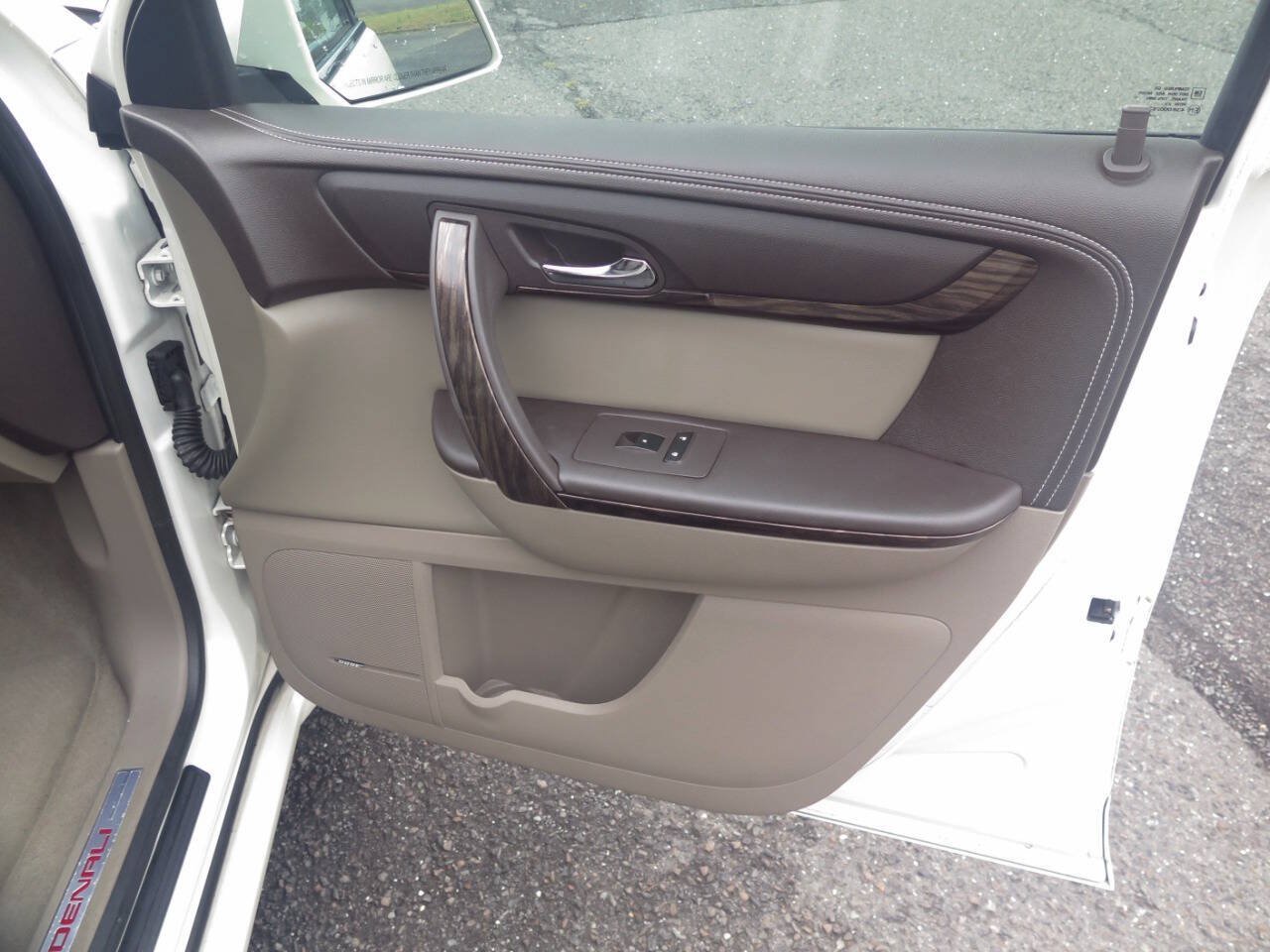 Used 2015 GMC Acadia Denali AWD/4WD image 25
