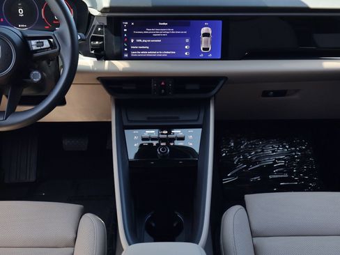 Certified 2025 Porsche Macan 4 Electric AWD/4WD image 20