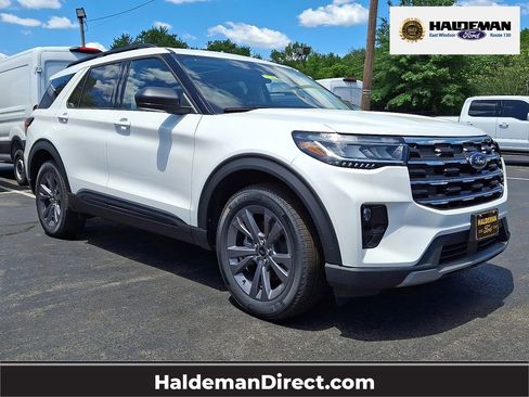 New 2026 Ford Explorer Active w/ Active Comfort Package AWD/4WD image 1