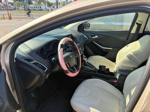 Used 2018 Ford Focus Titanium FWD image 14