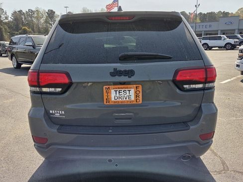 Used 2019 Jeep Grand Cherokee Altitude image 9