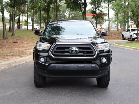 Used 2020 Toyota Tacoma SR5 w/ SR5 Appearance Package (SM) RWD image 3