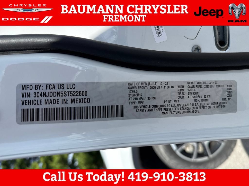 Used 2025 Jeep Compass Trailhawk AWD/4WD image 29