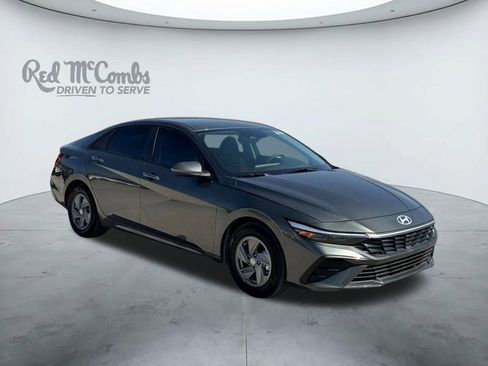 New 2026 Hyundai Elantra SE image 7