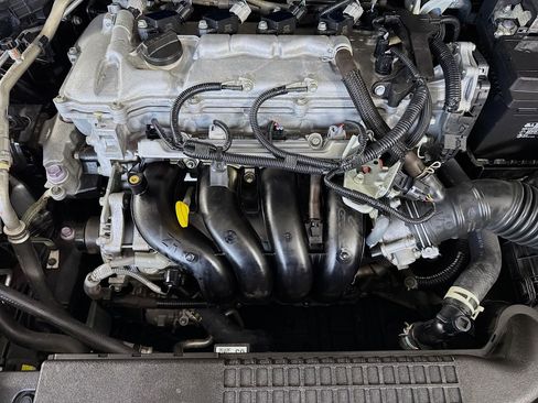 Used 2021 Toyota Corolla LE FWD image 38