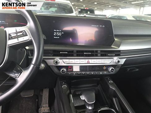 Used 2025 Kia Telluride S image 8
