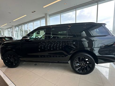 New 2026 Lincoln Navigator Reserve w/ Jet Appearance Package image 6