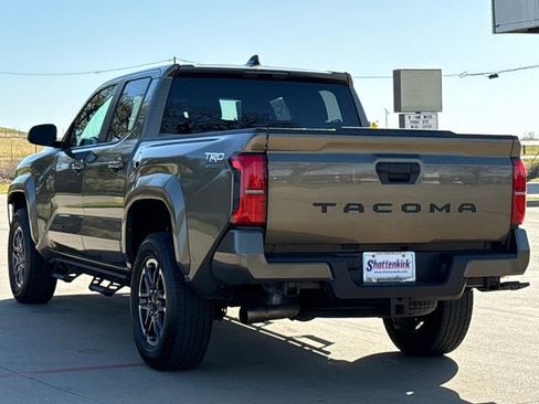Used 2025 Toyota Tacoma TRD Sport RWD image 7