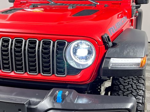 Used 2025 Jeep Wrangler Unlimited Rubicon 4xe w/ Safety Group AWD/4WD image 12