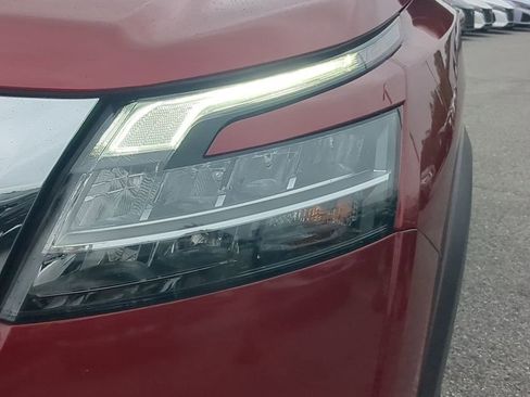 Used 2022 Nissan Pathfinder Platinum w/ Cargo Package image 10