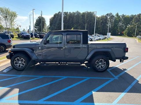 Used 2021 Jeep Gladiator Sport AWD/4WD image 3