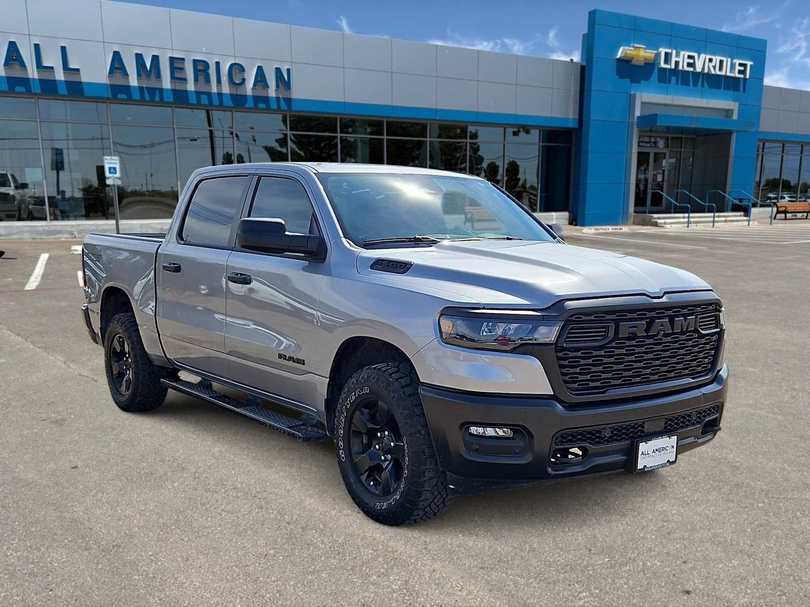 Used 2025 RAM 1500 Warlock AWD/4WD image 2