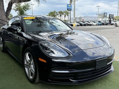 Used 2017 Porsche Panamera 4 image 3