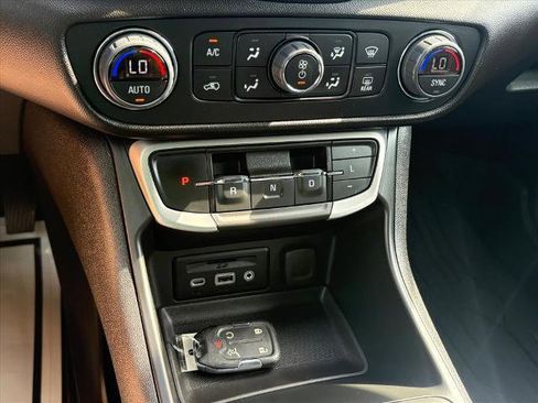 Used 2023 GMC Terrain SLT w/ LPO, Floor Liner Package AWD/4WD image 15