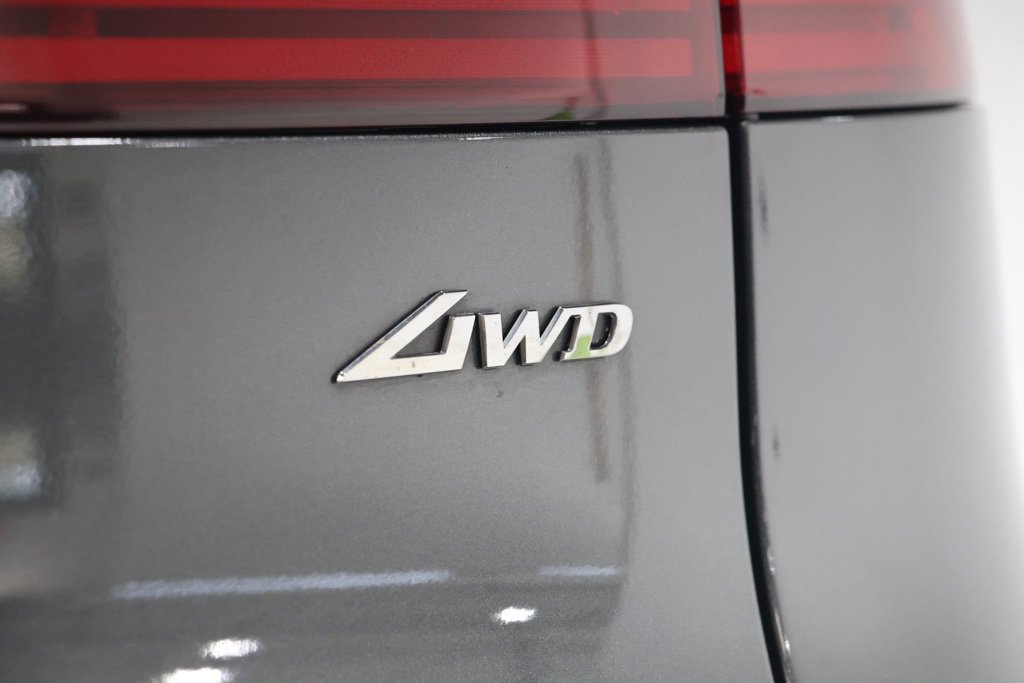 Used 2022 Genesis GV70 2.5T w/ Advanced Package AWD/4WD image 13