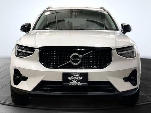 Certified 2023 Volvo XC40 B5 Plus w/ Protection Package Premier AWD/4WD image 4