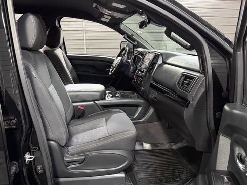Used 2023 Nissan Titan SV w/ SV Convenience Package image 15