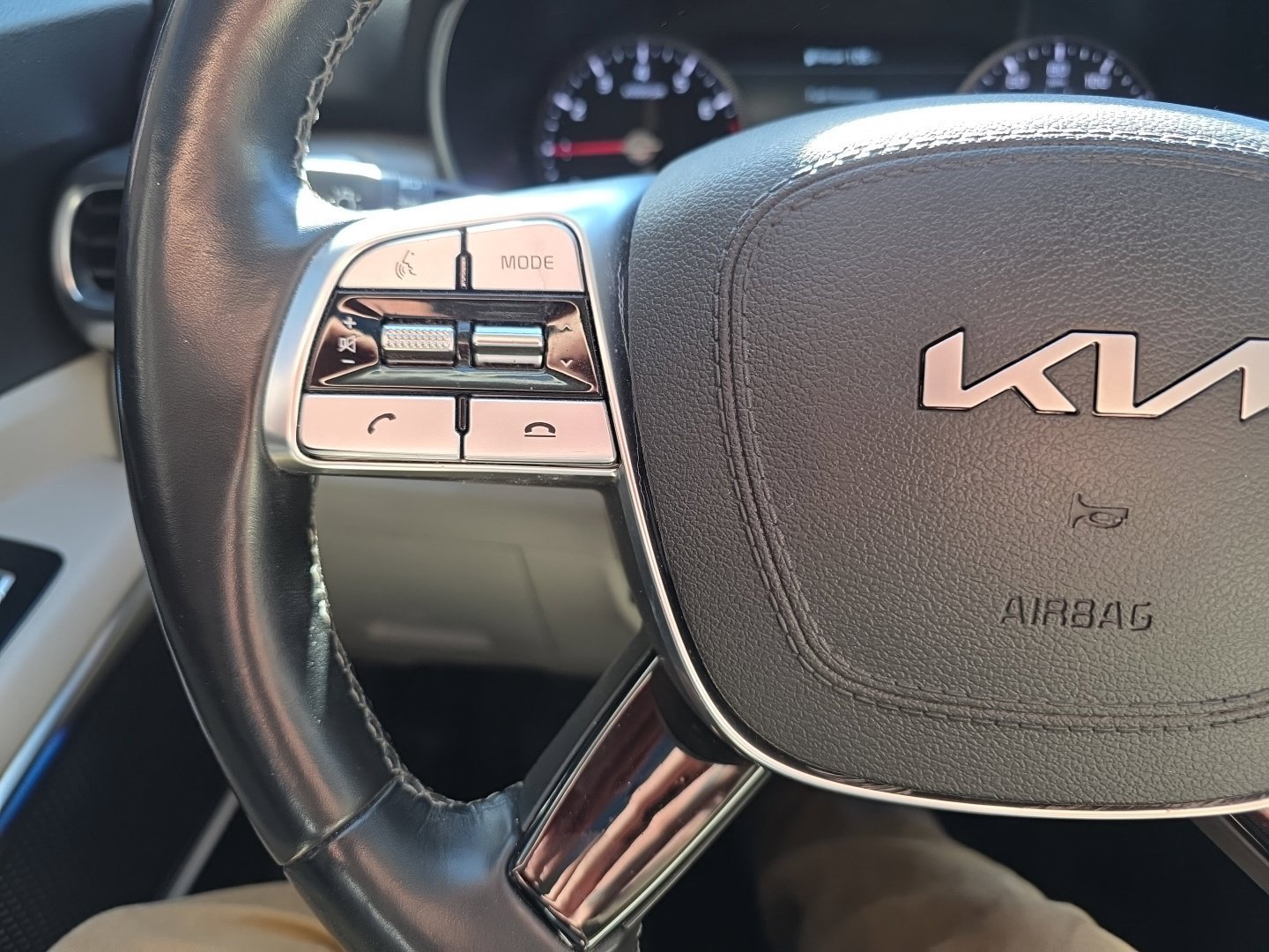 Used 2022 Kia Telluride SX w/ SX Prestige Package AWD/4WD image 10