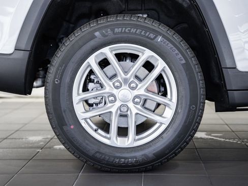 New 2025 Jeep Grand Cherokee image 17