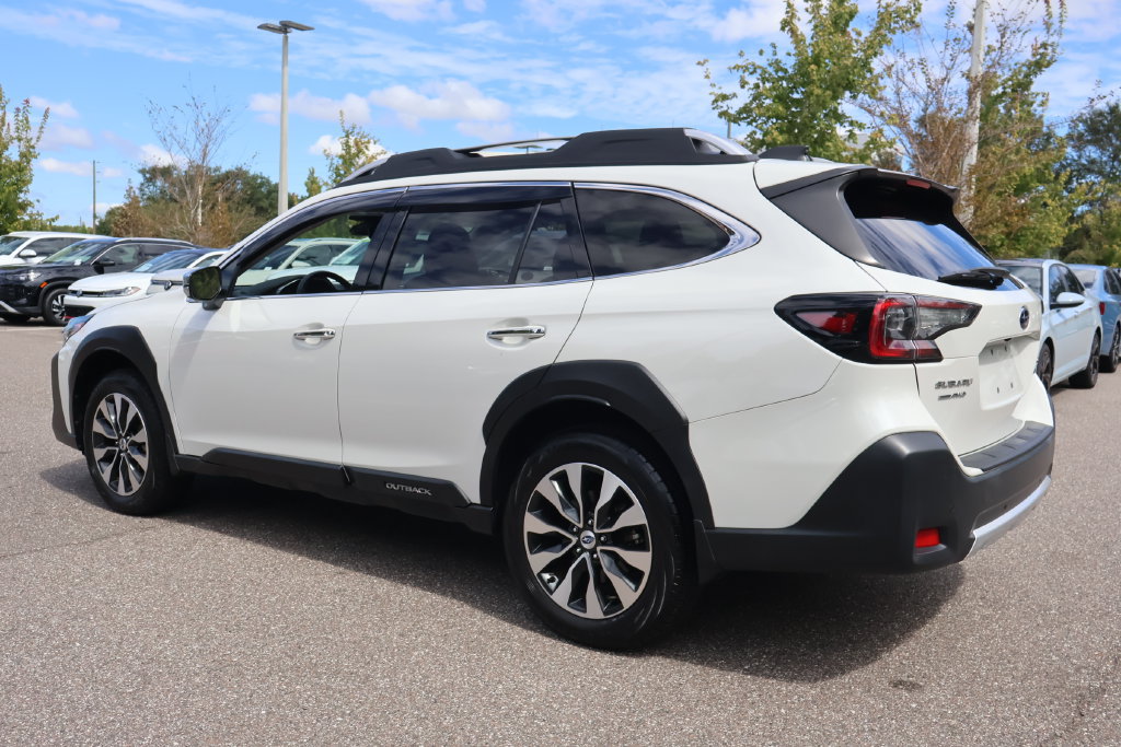 Used 2023 Subaru Outback Touring AWD/4WD image 6