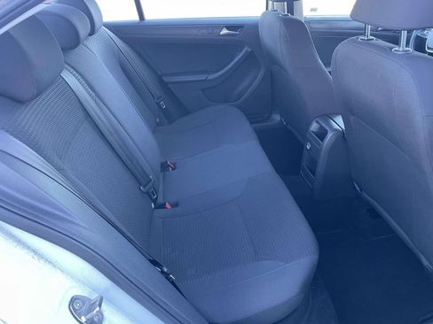 Used 2015 Volkswagen Jetta S image 41