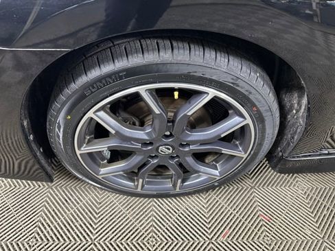 Used 2017 Nissan Sentra NISMO image 10