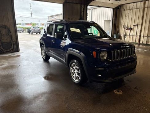 Used 2019 Jeep Renegade Sport w/ Sport Appearance Group AWD/4WD image 1