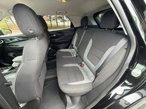 Used 2023 Chevrolet TrailBlazer LT w/ Convenience Package AWD/4WD image 16