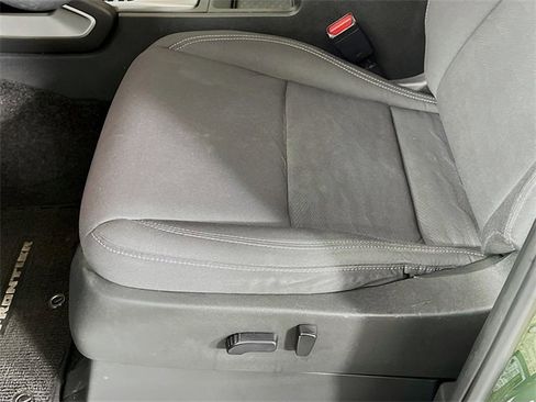 Used 2023 Nissan Frontier SV w/ Technology Package image 19