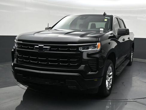 Used 2023 Chevrolet Silverado 1500 RST RWD image 9