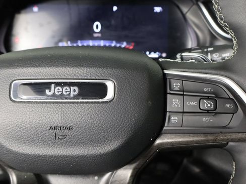 Used 2025 Jeep Grand Cherokee L Limited AWD/4WD image 10