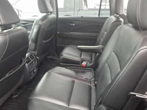 Certified 2021 Honda Pilot Touring image 17