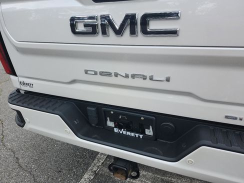 Used 2024 GMC Sierra 2500 Denali Ultimate AWD/4WD image 4