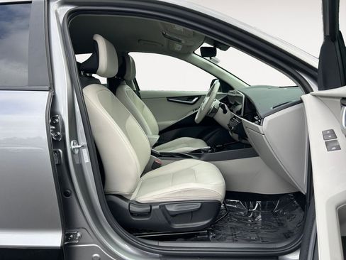 Used 2023 Kia Niro Wind w/ Wind Preserve Package FWD image 11