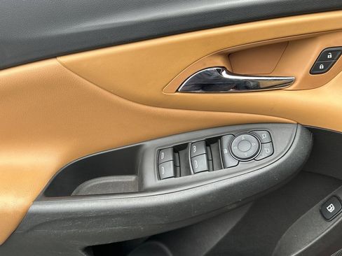 Used 2017 Chevrolet Volt Premier w/ Driver Confidence II Package image 12