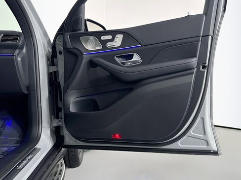 New 2026 Mercedes-Benz GLS 580 4MATIC image 24
