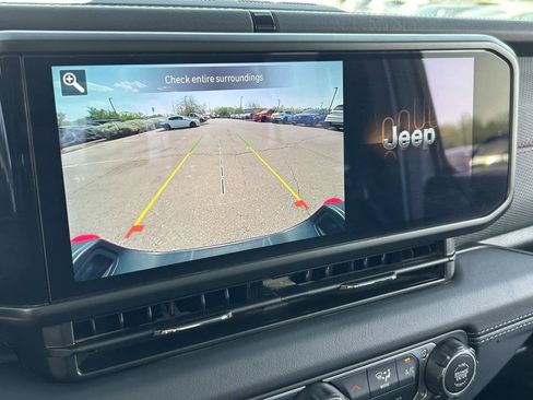 Used 2026 Jeep Gladiator Rubicon AWD/4WD image 29